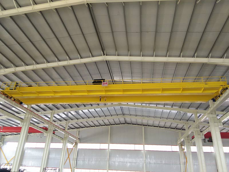 歐式雙梁起重機(jī)在機(jī)械生產(chǎn)車(chē)間中使用優(yōu)勢(shì)